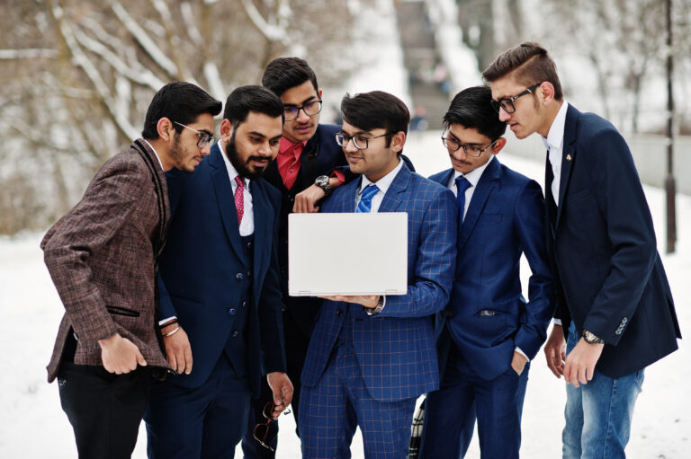 Scholarships for Pakistani Students in Australia 2025: Top 7 Opportunities