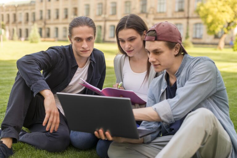 Australia Swinburne University Tuition Fee Scholarship 2025 | Fully Funded Tuition Support